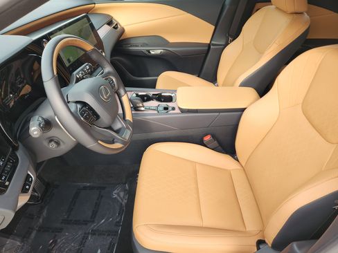 Certified 2025 Lexus RX 350 Premium Plus w/ Accessory Package (Z1) image 14