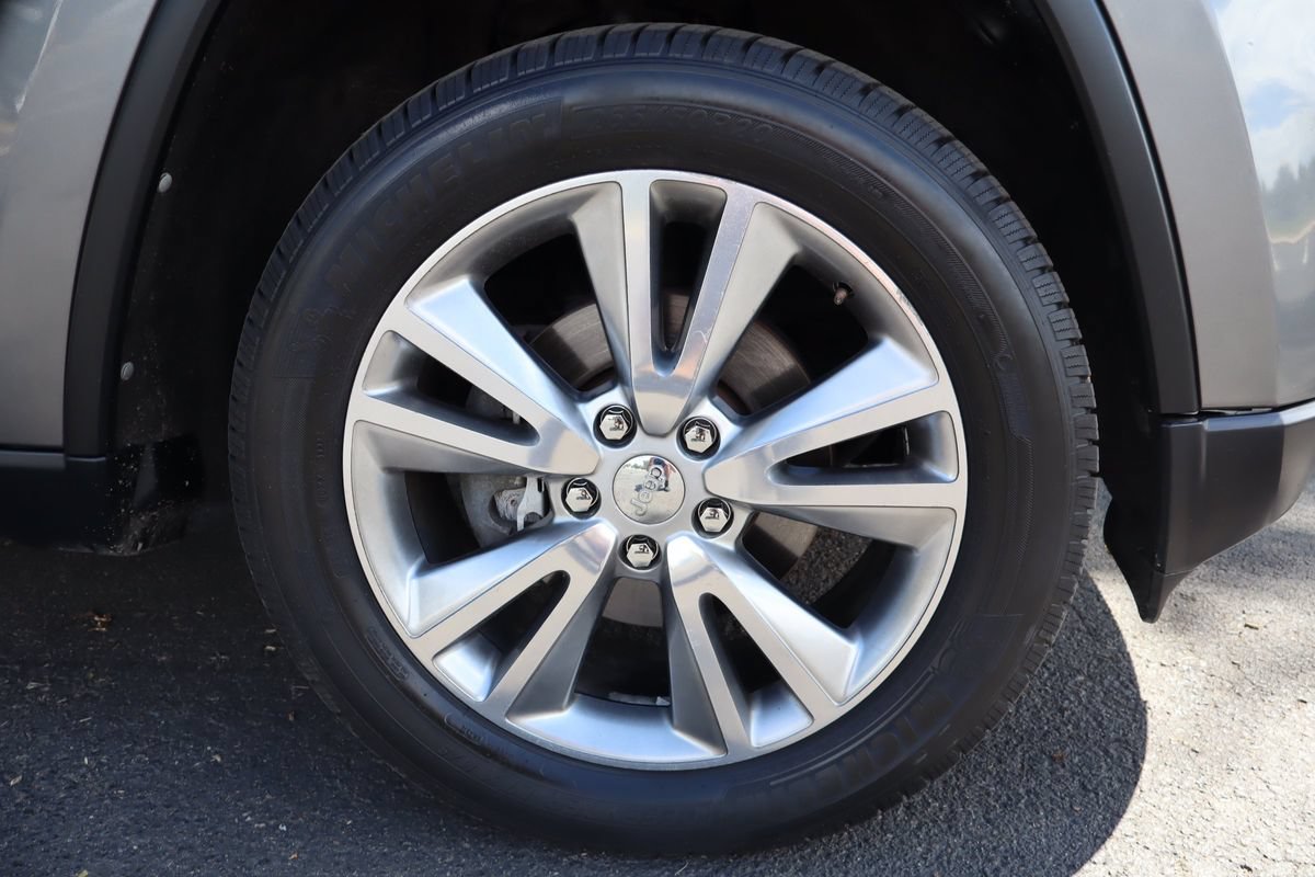 Used 2012 Jeep Grand Cherokee Laredo AWD/4WD image 44