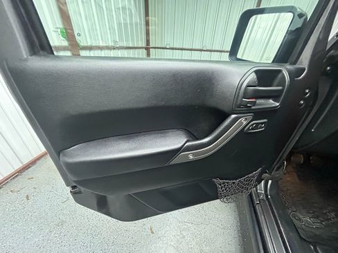 Used 2016 Jeep Wrangler Sport image 7