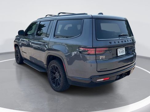 Used 2023 Jeep Wagoneer Series II AWD/4WD image 6