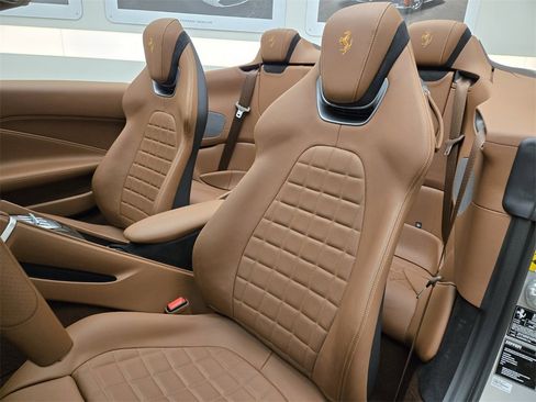Used 2024 Ferrari Roma Spider image 33