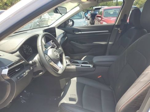 Certified 2025 Nissan Altima 2.5 SR w/ SR Premium Package FWD image 16