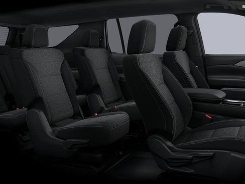 Used 2025 Chevrolet Traverse LT w/ Enhanced Driving Package FWD image 9