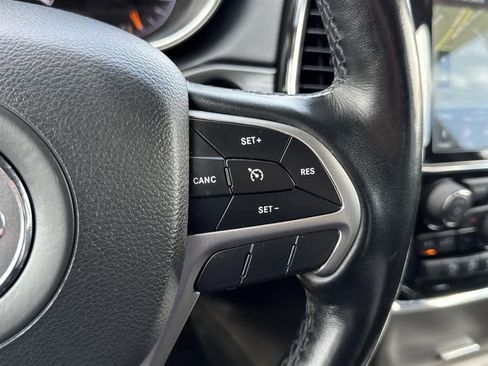 Used 2022 Jeep Grand Cherokee Limited image 12