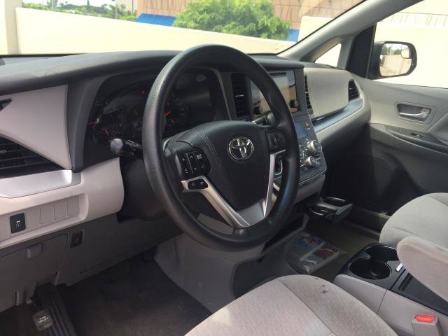 Used 2015 Toyota Sienna LE FWD image 13