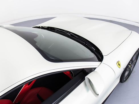 Certified 2022 Ferrari Roma image 18