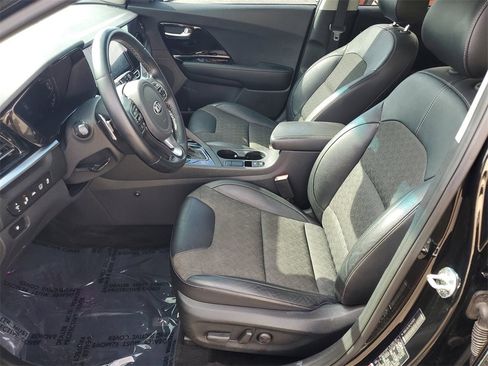 Used 2020 Kia Niro Touring image 5