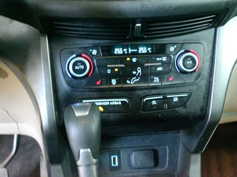 Used 2017 Ford Escape SE w/ Equipment Group 201A image 20