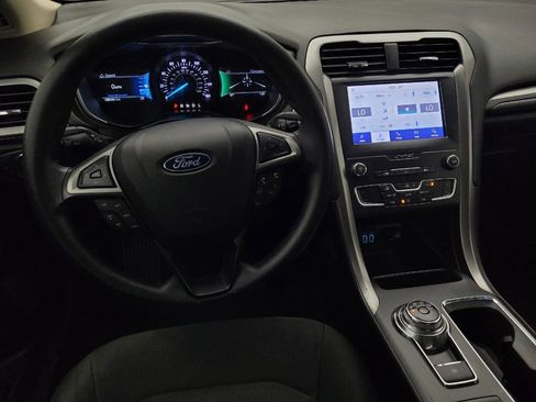 Used 2020 Ford Fusion SE FWD image 22