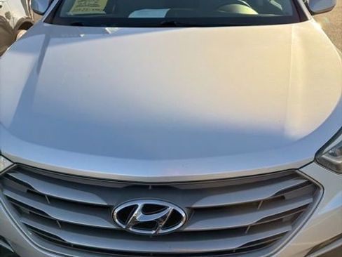 Used 2017 Hyundai Santa Fe Sport FWD image 3