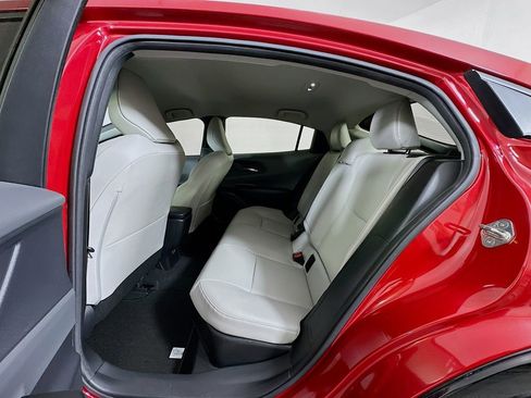 Used 2024 Toyota Prius XLE image 24