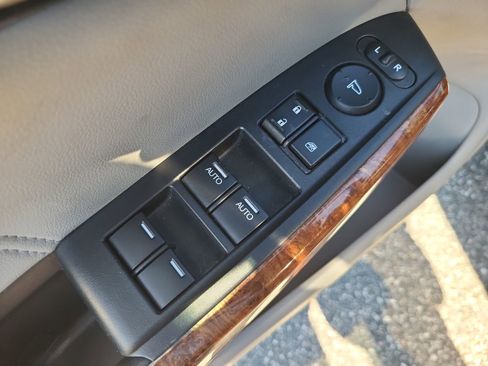 Used 2011 Honda Accord EX-L image 16