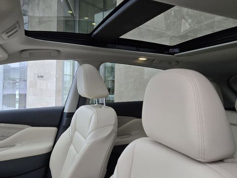 Used 2024 Nissan Murano SL image 6