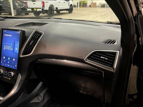 Certified 2024 Ford Edge ST-Line w/ Class II Trailer Tow Package AWD/4WD image 15
