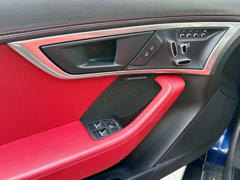 Used 2022 Jaguar F-TYPE Convertible image 9