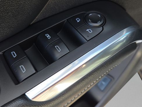 Used 2024 Chevrolet Traverse LT w/ Trailering Package image 24