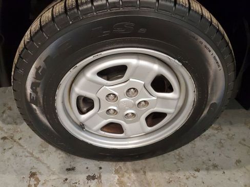 Used 2014 Jeep Patriot Sport image 30