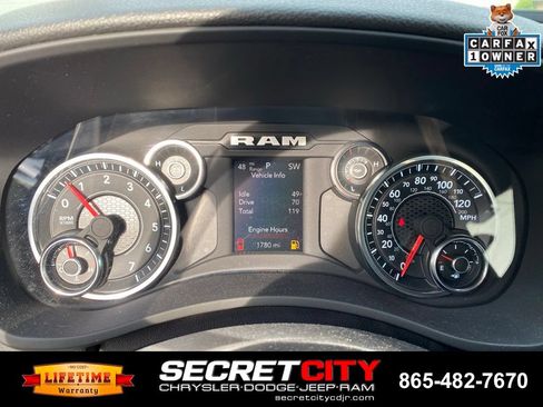 Used 2024 RAM 3500 Tradesman w/ Chrome Appearance Group AWD/4WD image 18
