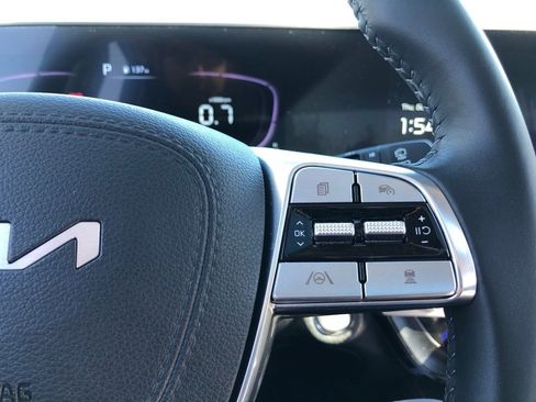 Used 2024 Kia Telluride EX w/ EX Captain's Chair Package FWD image 23