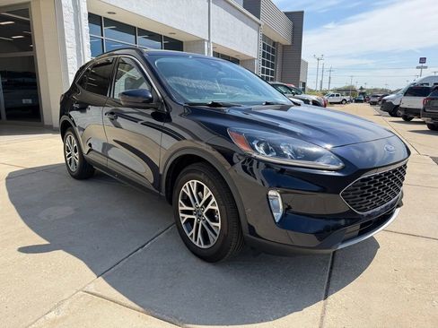 Certified 2021 Ford Escape SEL w/ Technology Package AWD/4WD image 3