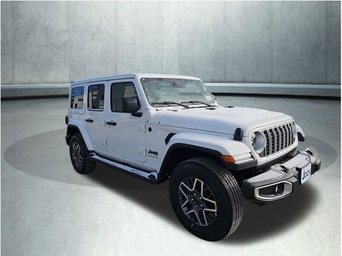 New 2026 Jeep Wrangler Unlimited Sahara AWD/4WD image 10