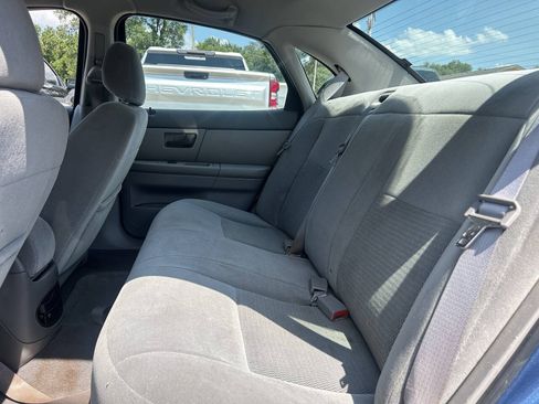 Used 2004 Ford Taurus SE FWD image 26