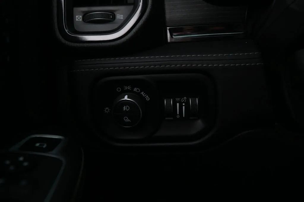Used 2022 RAM 3500 Limited AWD/4WD image 33