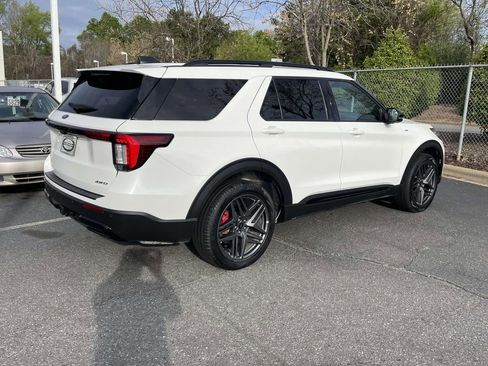 Used 2025 Ford Explorer ST-Line w/ ST-Line Street Pack AWD/4WD image 10