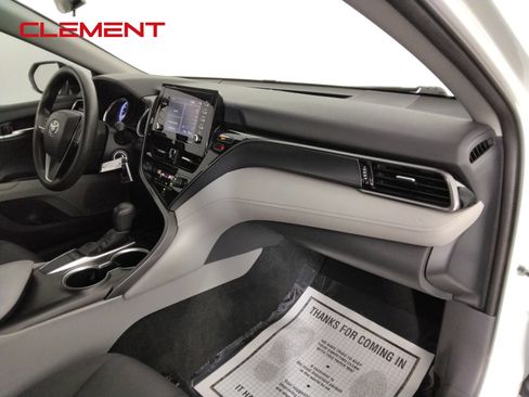 Used 2022 Toyota Camry LE FWD image 33