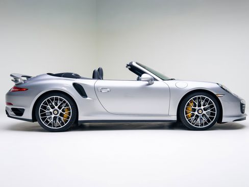 Used 2016 Porsche 911 Turbo S image 3