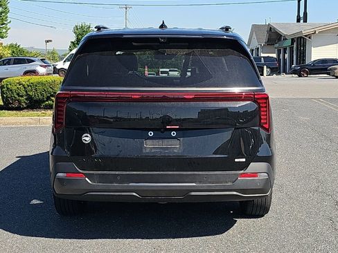Used 2025 Kia Carnival SX Prestige FWD image 15