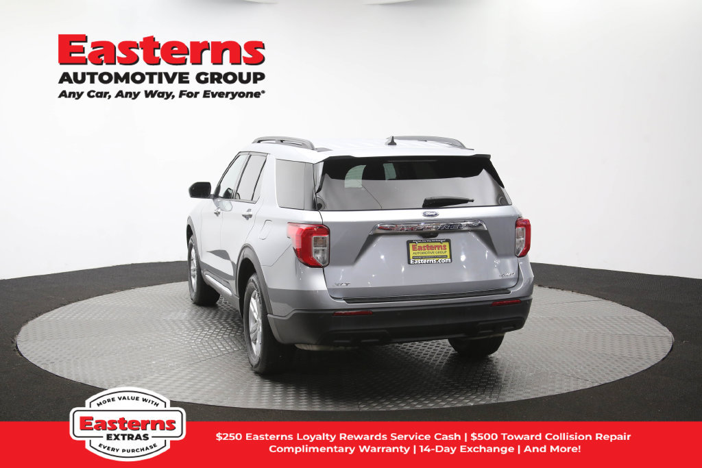 Used 2023 Ford Explorer XLT AWD/4WD image 38
