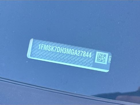 Used 2021 Ford Explorer XLT w/ Equipment Group 202A image 38