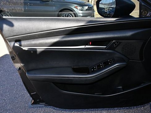 Used 2021 MAZDA MAZDA3 s image 19