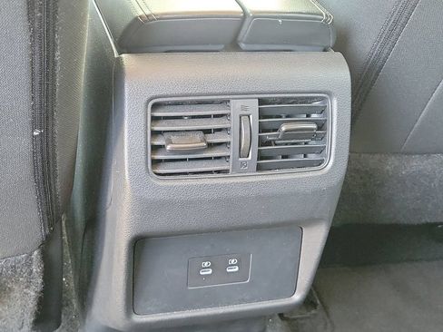 Used 2025 Nissan Rogue SV FWD image 11