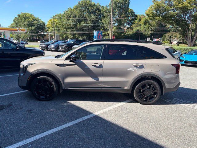 Used 2025 Kia Sorento SX Prestige w/ Olive Brown Leather Package AWD/4WD image 4