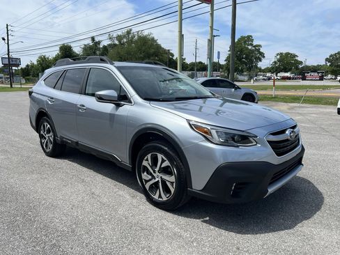 Used 2022 Subaru Outback Limited XT AWD/4WD image 4