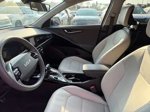 Certified 2023 Kia Niro EX Touring FWD image 10