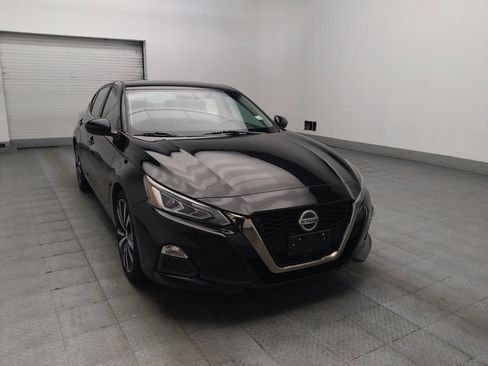 Used 2019 Nissan Altima 2.5 SR FWD image 13