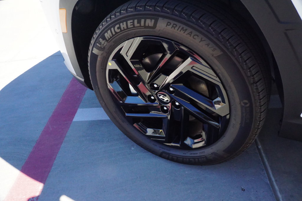 New 2026 Hyundai Tucson Limited w/ Tow & Go Package AWD/4WD image 8