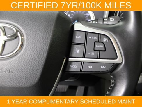 Used 2023 Toyota Highlander XLE AWD/4WD image 23