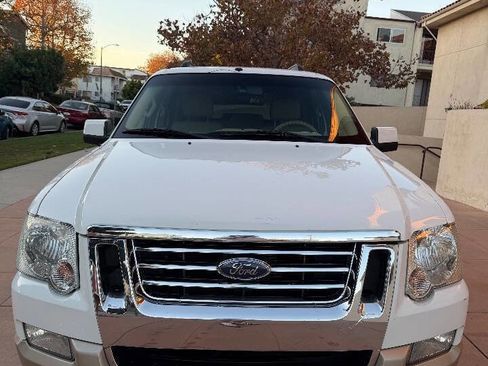 Used 2006 Ford Explorer Eddie Bauer image 4