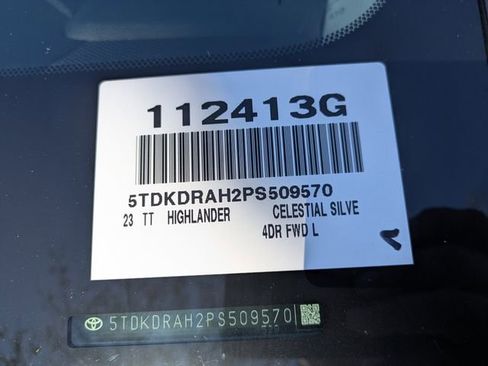 Used 2023 Toyota Highlander L image 35