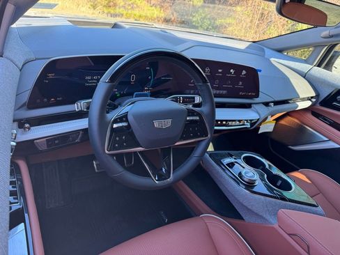 New 2026 Cadillac Optiq Luxury 2 image 3