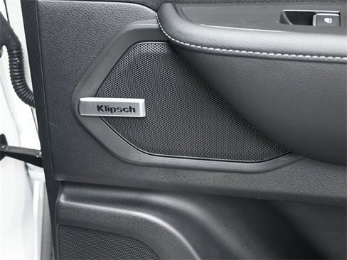 Used 2025 Nissan Armada SL w/ Captain's Chari Seat Package image 35