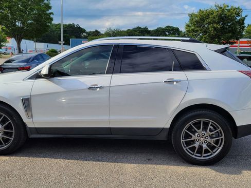 Used 2016 Cadillac SRX Performance w/ Midnight Edition Package FWD image 2