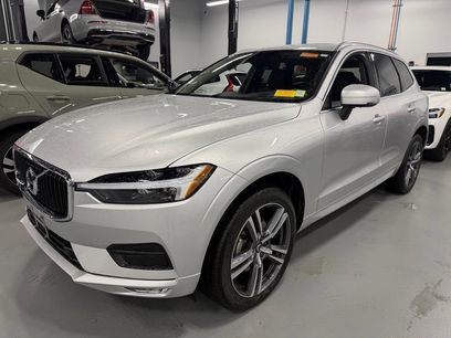 Used 2021 Volvo XC60 T5 Momentum w/ Advanced Package