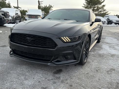 Used 2017 Ford Mustang Coupe image 17