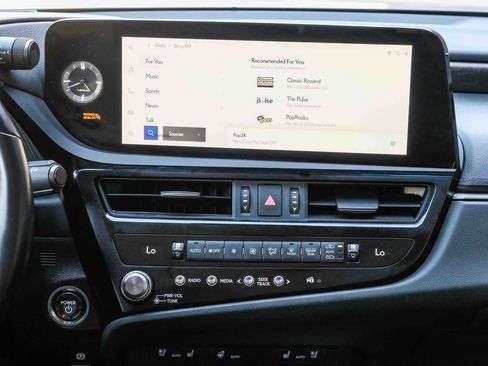 Used 2025 Lexus ES 300h w/ Premium Package FWD image 14