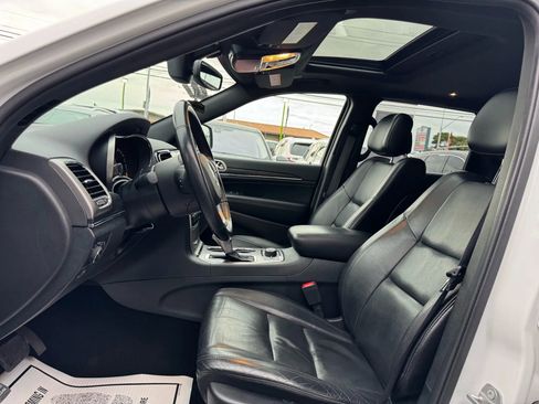 Used 2020 Jeep Grand Cherokee Limited image 12